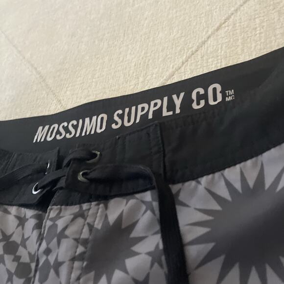 Mossimo Supply Co Mens 32 Hybrid 4 Way Stretch Pattern Swim Board Shorts Casual - Picture 2 of 7